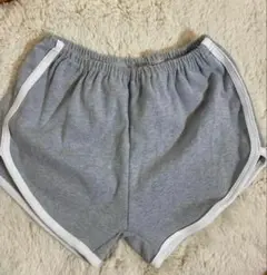 グレー サイドホワイトライン ショートパンツ