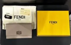 中古品【FENDIフェンディ】ピーカブー　セレリア　長財布