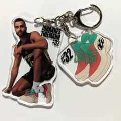 群馬クレインサンダーズ ヨハネス・ティーマン選手 2連アクキー スニーカーポーズ