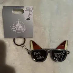 ディズニー　ディズニーストア　ニック　サングラスキーチェーン