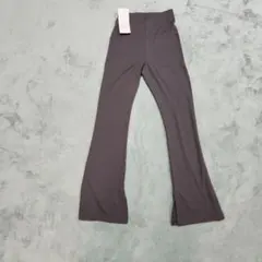 SUKALA リブフレアパンツ M プラム - メルカリ