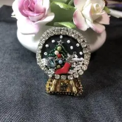 ビーズ刺繍ブローチ☆スノードームポールハンドメイドアクセサリー☆クリスマス
