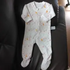 星と月のプリントロンパース靴下付　70