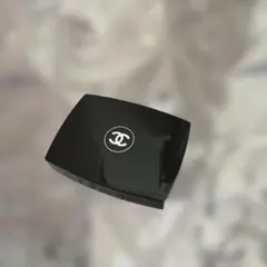 CHANEL オンブルエサンシエル60 アイボリー＊内蓋チップ無