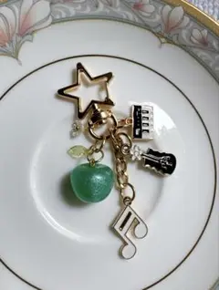 青リンゴチャーム　グリーンアップル　レジン