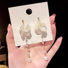 シェル花びらロングピアス　結婚式　揺れる　ブライダル　パール　華やか　1208