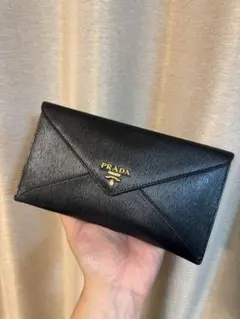 PRADA ブラック 長財布 サフィアーノレザー
