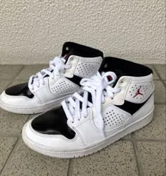 美品⭐︎Jordan ハイカットスニーカー NIKE ホワイト/ブラック　23.0
