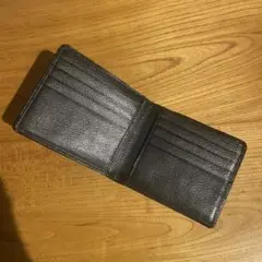 黒レザー 二つ折り財布　ブラック