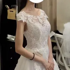 ウェディングドレス　Aライン　フラワーレース　シースルー　花柄　フレンチスリーブのサムネイル