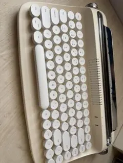 箱あり】AZIO タイプライターキーボード ホワイト - メルカリ