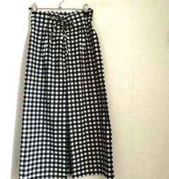 【美品】ブラック・ホワイトチェック クロスデザイン　スリットロングスカート