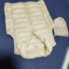 ユニクロ　アイボリー キルティングダウンベスト