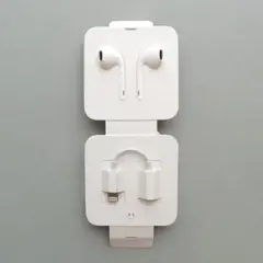 【新品】iPhone 純正 イヤホン 変換アダプター Lightning