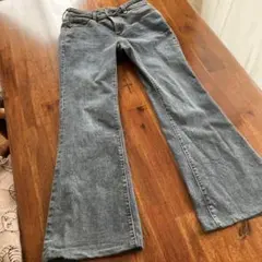 GU スリムフレアジーンズ　S 定価2,990円　美品