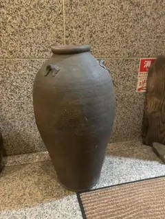 陶器 甕 壺 骨董品(大阪市北区まで取りに来ていただける方限定でお願いします)のサムネイル