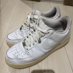 NIKE AIR FORCE 1 ホワイト スニーカー
