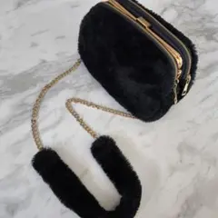 美品 ファーショルダーバッグ ハンドバッグ チェーンショルダー ブラック