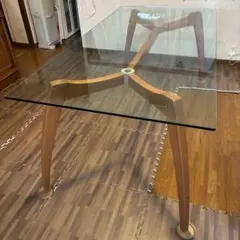 Calligaris （カリガリス）ガラスダイニングテーブルイタリア製　木製脚のサムネイル