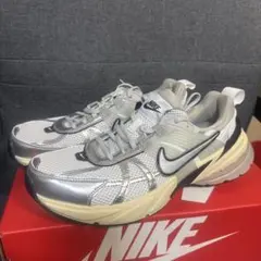 Nike スニーカー　V2K RUN