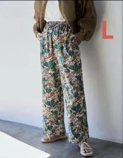 ボタニカル ワイドパンツ