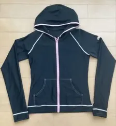 ラッシュガード
