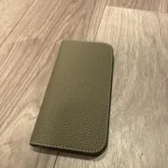 ボナベンチュラ　iPhone 15 Pro シュリンクレザー エトープ