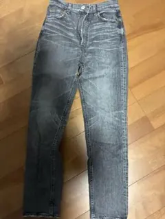 MOUSSY スリムフィット グレー デニムパンツ　メンズのサムネイル