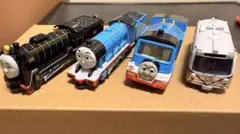 トミカ4個セット