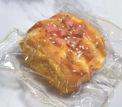 momoco ハムごまパセリ乗せパン サクサク スクイーズ