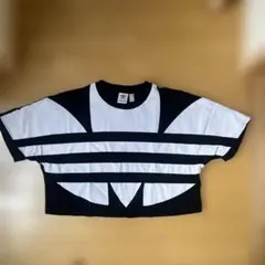 adidas クロップドビッグロゴTシャツ M ブラック/ホワイト