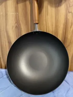 新春特価】歴史百年の蓄熱抜群中国山東製手打ち最重量級本格中華鍋付属品4+オマケ2 2025年最新】中華鍋の人気アイテム - メルカリ 特価】歴史百年の蓄熱