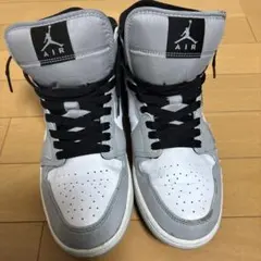NIKE Air Jordan 1 Mid Light Smoke Grey