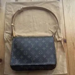 Item thumbnail for item 7698c1af-9006-46c3-ac02-fdc2e4bf0f1a