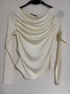 OFF SHOULDER TUCK TOPS オフショルダー タック SLYのサムネイル
