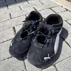 PUMA ブラック スニーカー 23.5cmのサムネイル