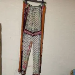 レディースパンツ　ZARA