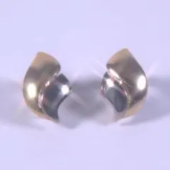 イヤリング　昭和レトロ　ヴィンテージ アクセサリー　ゴールド＆シルバー