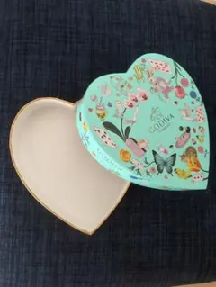GODIVA アリスのティーパーティーセレクション　ハート型 空箱 小物入れのサムネイル
