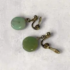 グリーンストーン風 イヤリング 金具ゴールドカラー