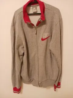 赤タグ パーカー