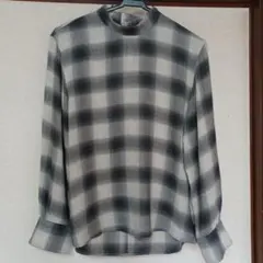 ユナイテッドアローズ　グレーとホワイトのチェック柄長袖シャツ