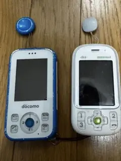 キッズケータイ　2台　ドコモ　HW-01G au mamorino3のサムネイル