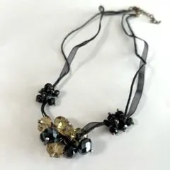フラワーモチーフ ネックレス 黒と金