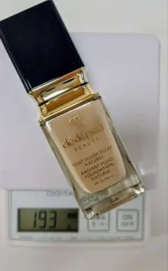 クレ・ド・ポー ボーテ タンフリュイドエクラナチュレル オークル00