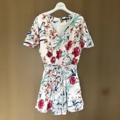 GORGE ショート オールインワン 花柄 ホワイト リゾートウェアのサムネイル