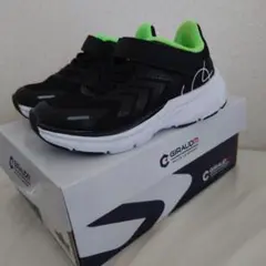 GIRAUDM ブラック/グリーン スニーカー 18.0cm