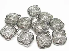 ステンレス製　四つ葉　透かし　チャーム　パーツ　１０個　ピアス等に