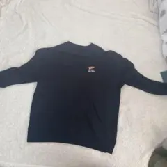 黒い刺繍ロゴ付きクルーネックトレーナーのサムネイル