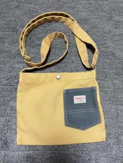 Item thumbnail for item d2c0d6c6-6cbc-4e14-8f2f-2ab1f75e37c2